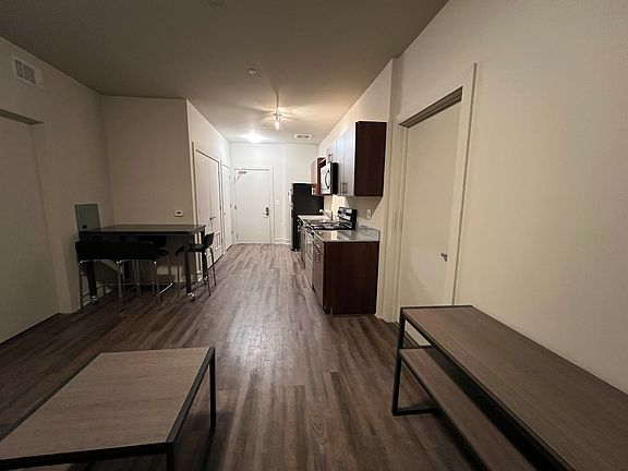 4th image of 3165 E Michigan Ave #835