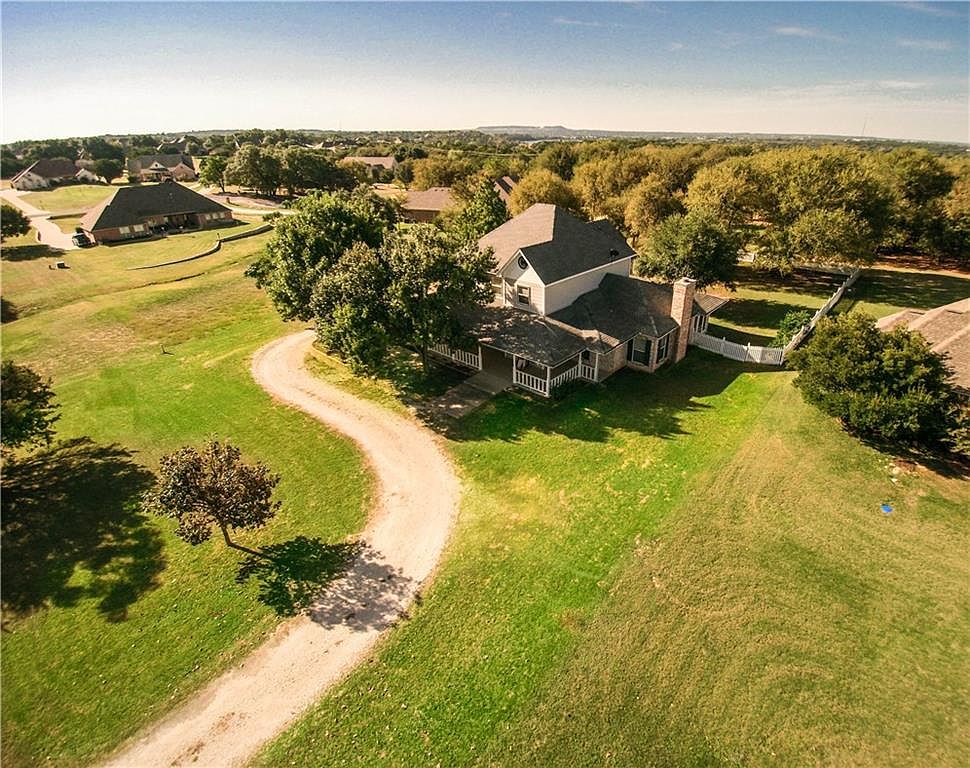 902 Mallard Pointe Dr, Granbury, TX 76049 Zillow