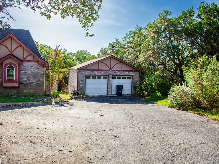222 Sisterdale Rd — Photo 24