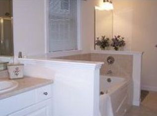 75 Blueberry Dr, Manchester, NH 03102