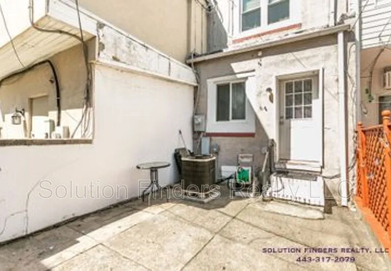 3403 Hudson St — Photo 17