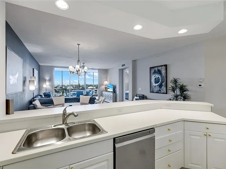 410 Flagship Dr #605 — Photo 11