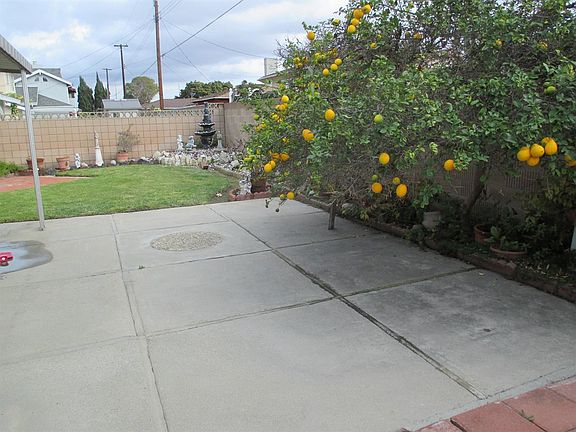 3rd image of 2330 W 235th St
