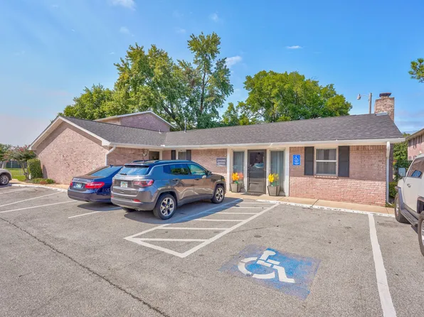 Sterling Park - Now Offering 1 Month Free! *1/2 Off First Month, 1/2 Off in April*