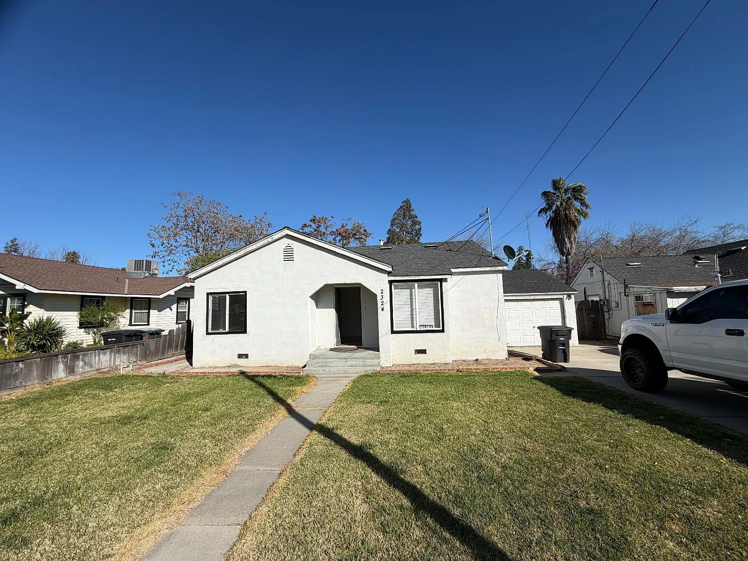2324 6th St photo 1