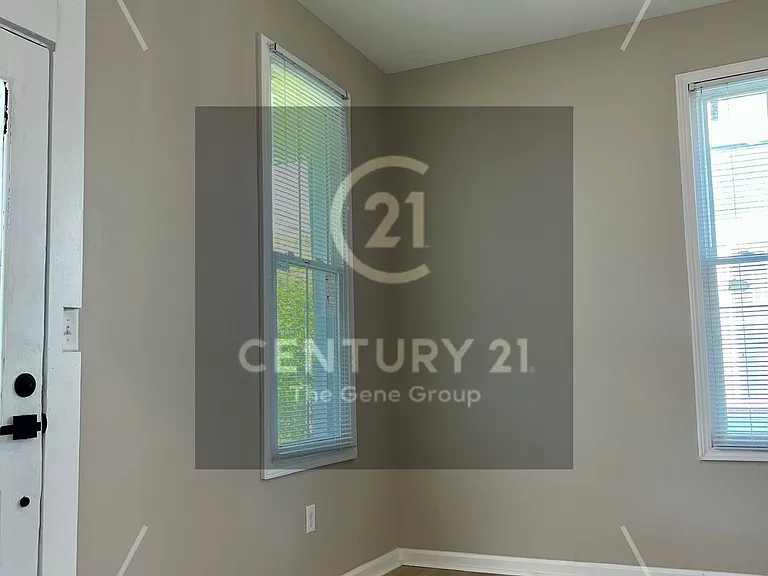 319 Wyoming St — Photo 5