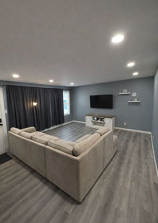 1st image of 726-1 Imperial Rd