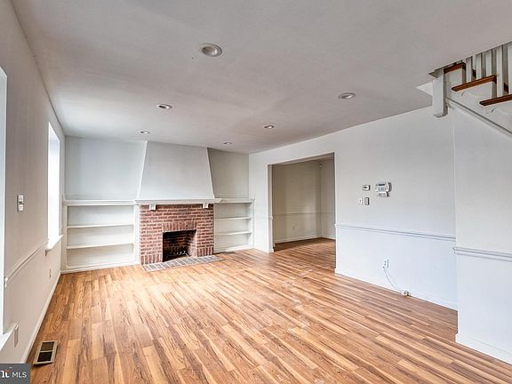 2nd image of 35 S Ashmead Pl