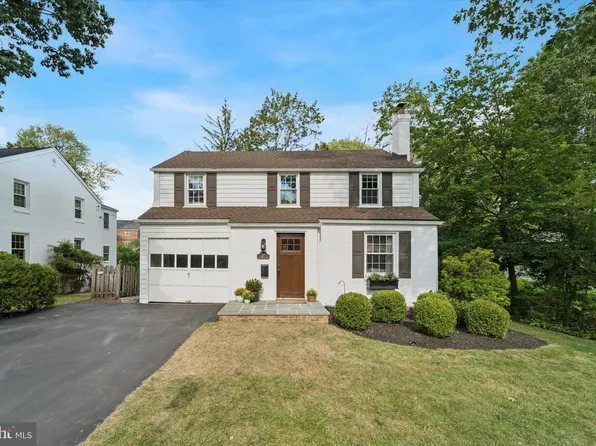 117 Debaran Ln, Bryn Mawr, PA 19010