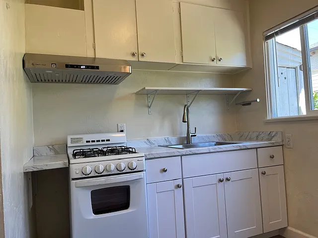 220 Center St #2 — Photo 5
