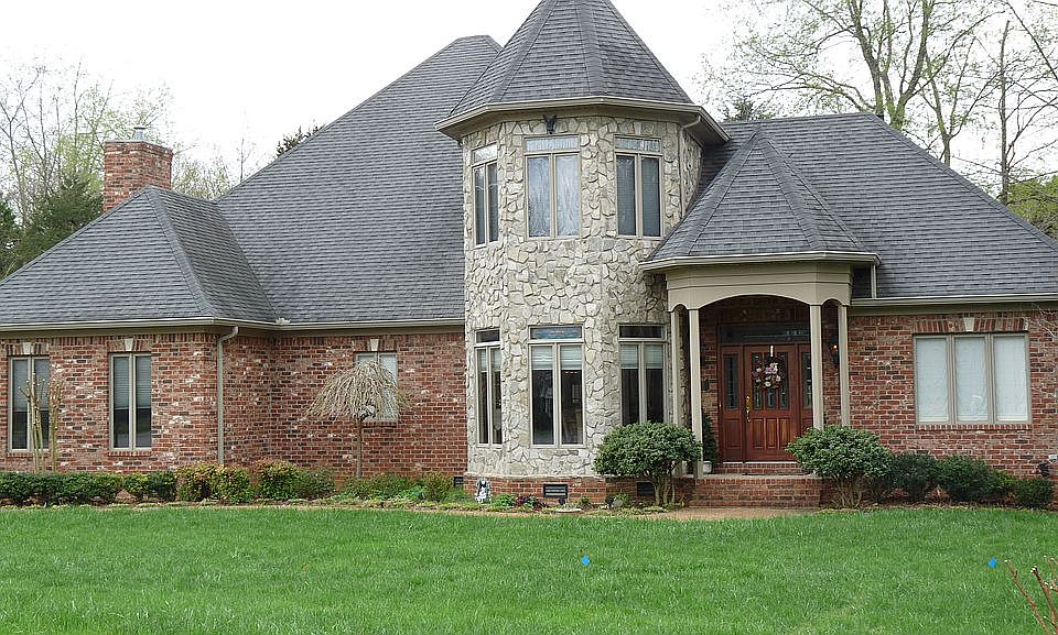 2nd image of 142 Laural Hill Dr