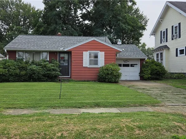 1936 E 43rd St, Ashtabula, OH 44004