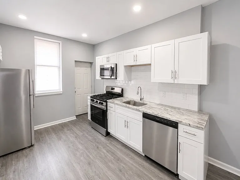 2746 N Garnet St — Photo 5