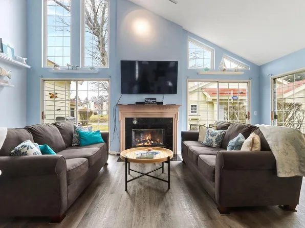 1737 Cottage DRIVE #7-18, Lake Geneva, WI 53147