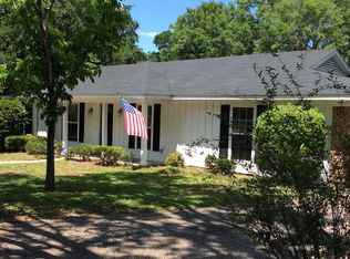 1913 Woodhillcrest Dr, Mobile, AL 36609