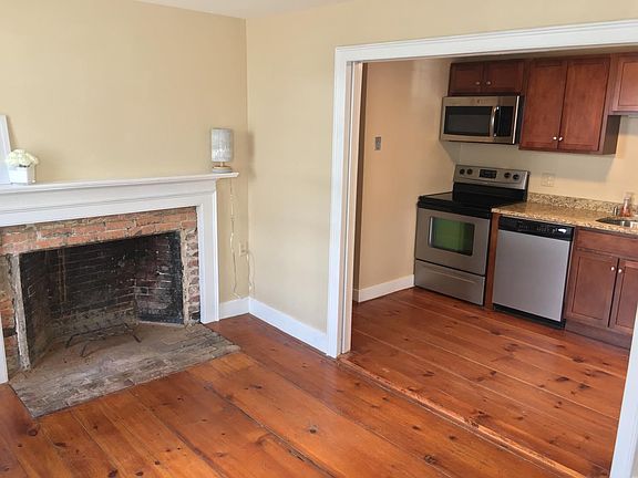 2nd image of 11 Ashland Ct