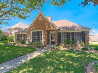 2423 Londonderry Dr, Pearland, TX 77581
