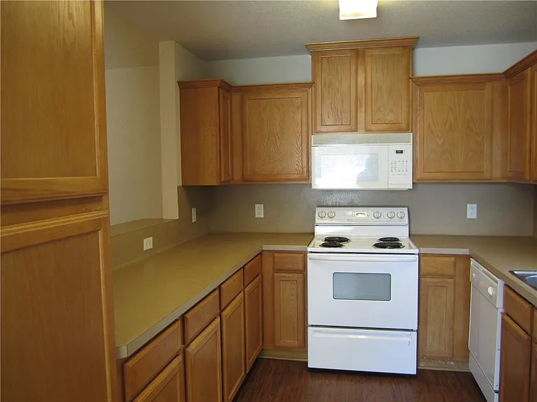 3607 Glenna Ct — Photo 10