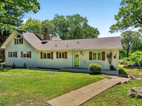 24 Skytop Rd, Washington Twp., NJ 07853