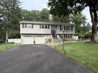 71 Beech Rd, Randolph, NJ 07869