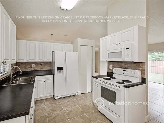 5th image of 19432 NW 62nd Ct