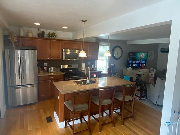 pantry and w/d off kitchen
