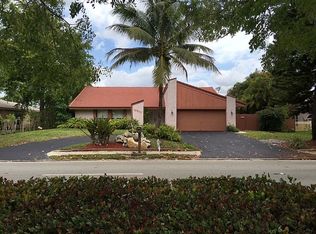 10311 Ramblewood Dr, Coral Springs, FL 33071