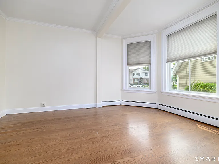 18 Elm Tree Pl #1 — Photo 16