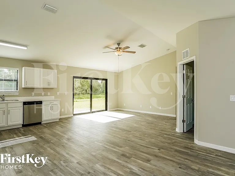 755 Puccini Ave S — Photo 3