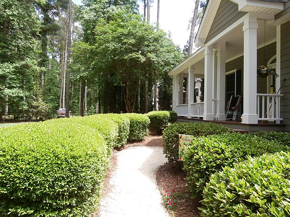 4th image of 619 Mixon Creek Dr
