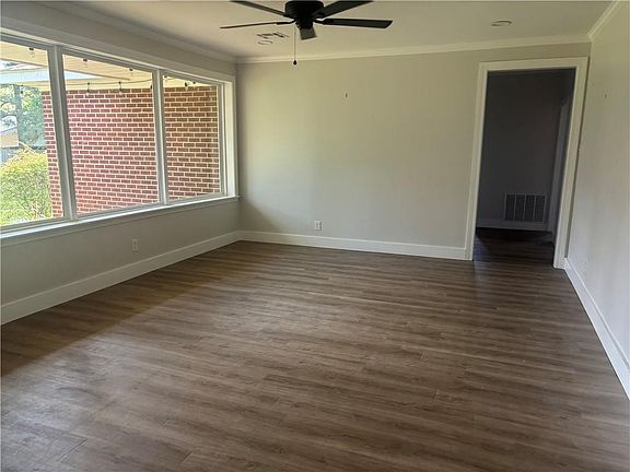 4th image of 3107 Elliott St