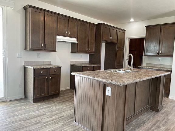 3rd image of 125 Loma Verde Ln