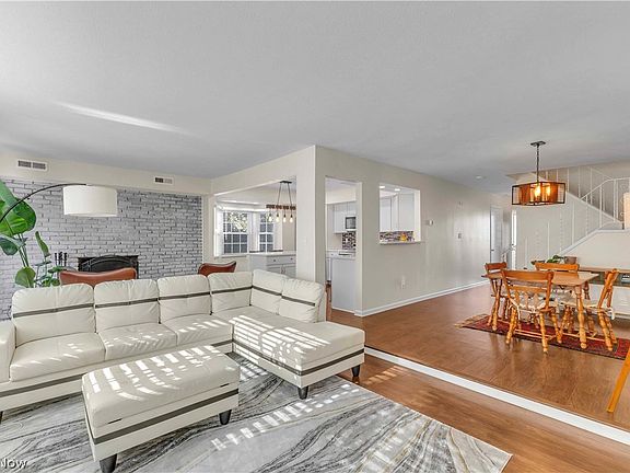 5th image of 1748 Walnut Ln #32