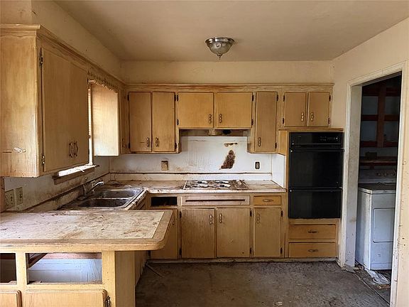 3rd image of 1340 SW 77th Pl