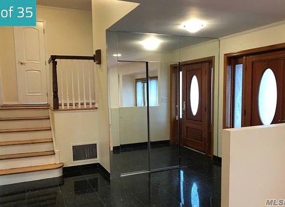 2nd image of 1062 Roxbury Dr