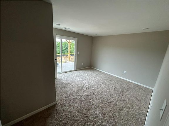 4th image of 27 Village Dr Unit 27-B