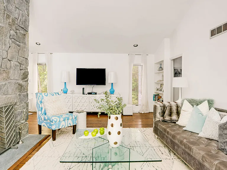 25 Lyme Ln — Photo 8