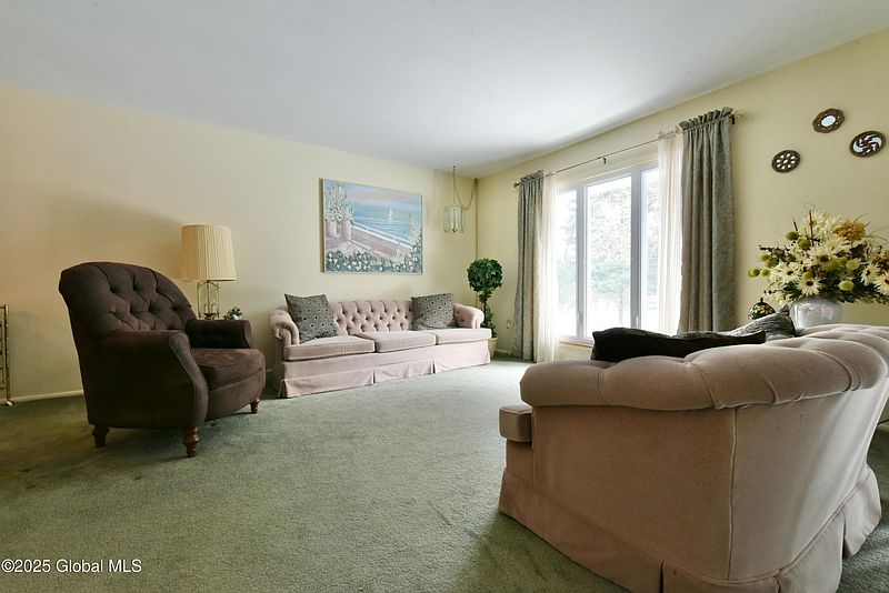 3rd image of 232 Van Aernem Road