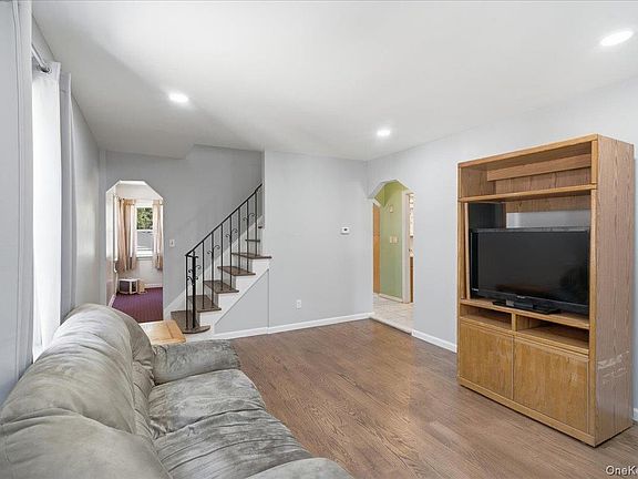 3rd image of 243-11 134th Avenue