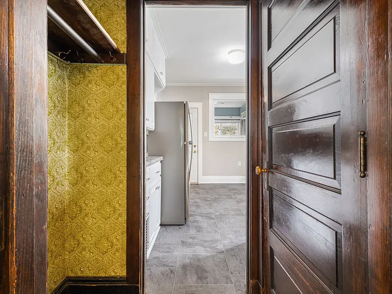 420 W Madison St — Photo 11