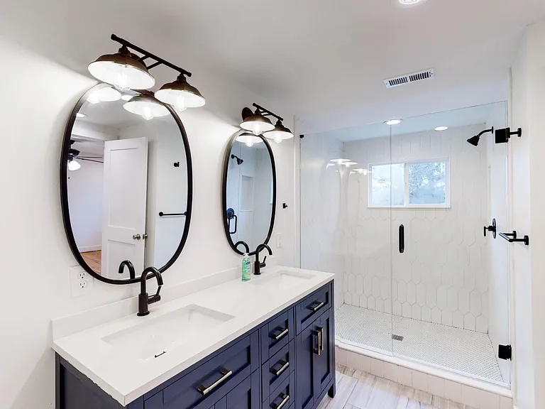 3327 Sims St — Photo 3