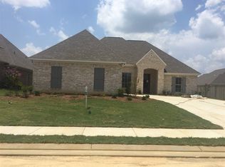 304 W Park St, Canton, MS 39046