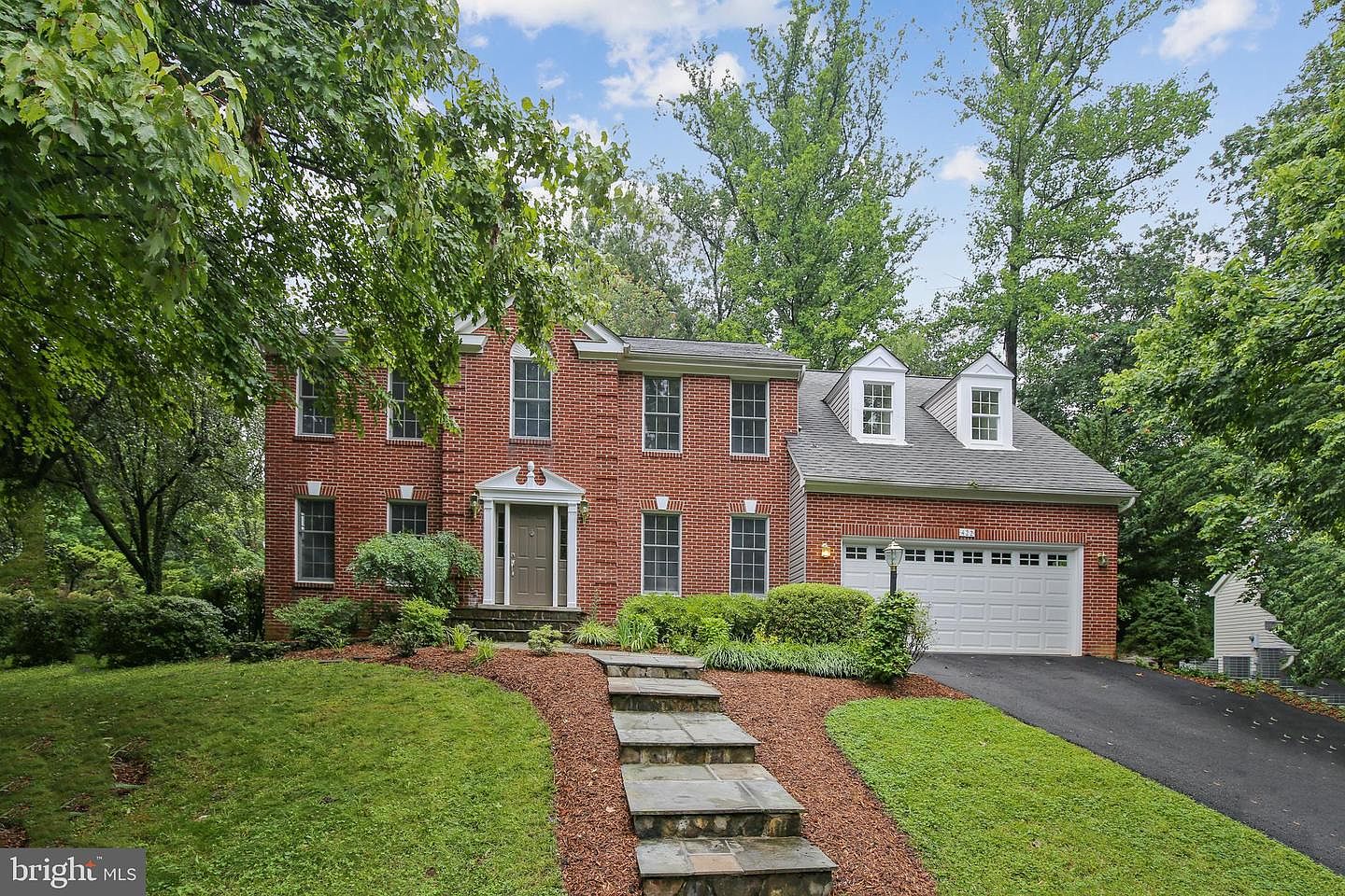 422 E St NE, Vienna, VA 22180 | Zillow