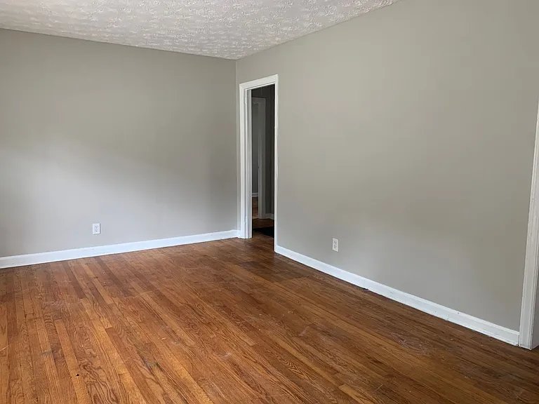 1924 Taylor Ave — Photo 2