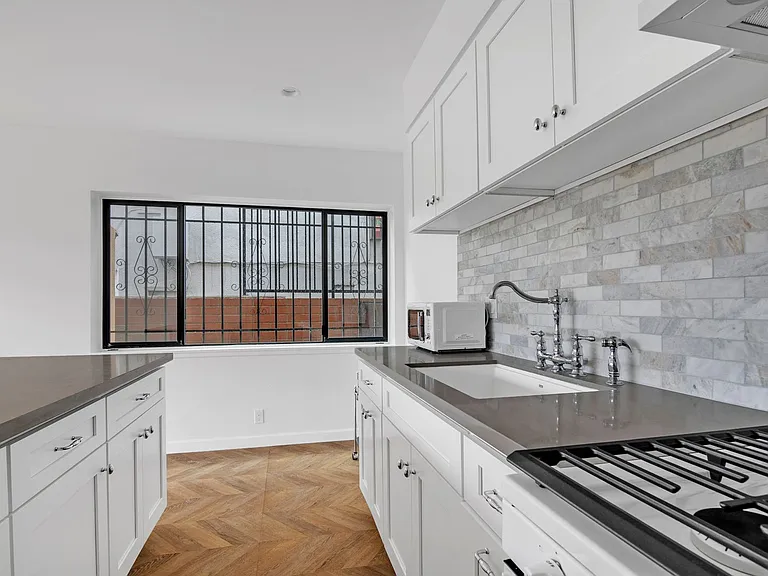 542 Glenrock Ave — Photo 45