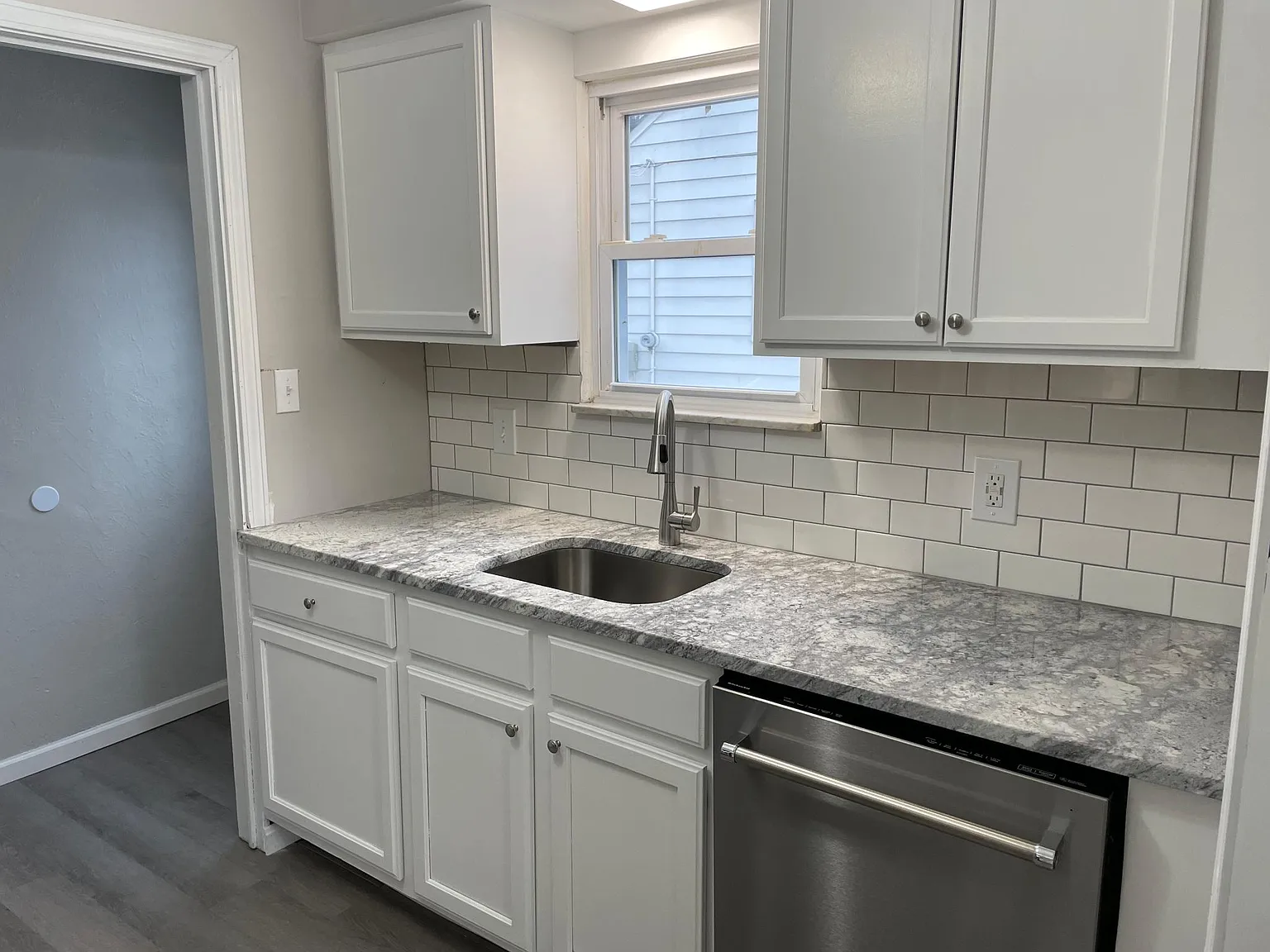 1277 Iroquois Ave — Photo 3