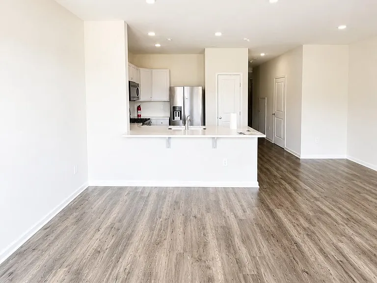 344 Mazzeo Dr — Photo 4