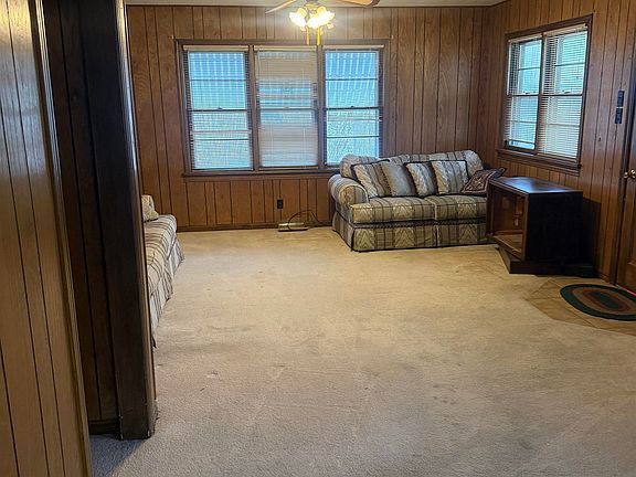 4th image of 1409 W Cave Springs Ave