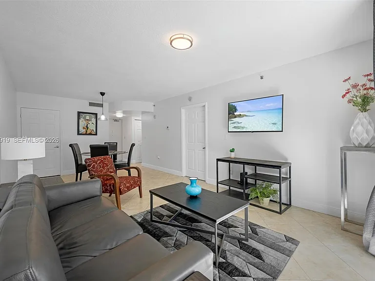 8888 Collins Ave #105 — Photo 23