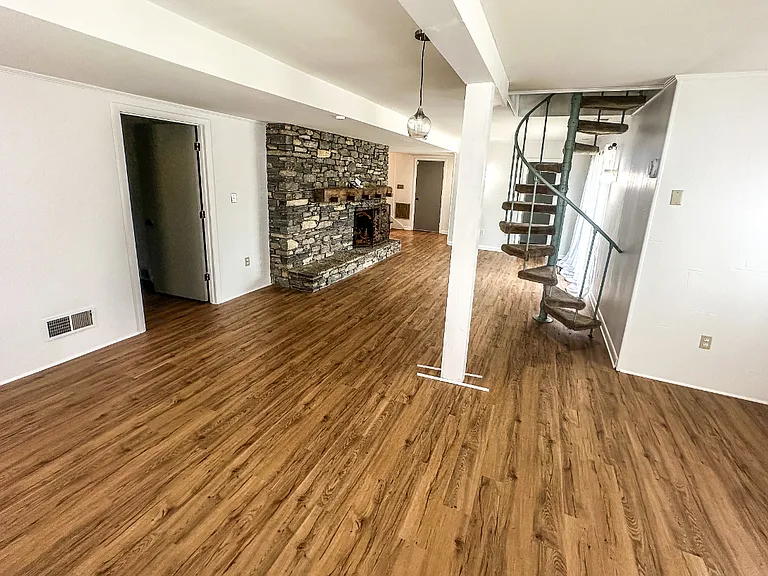 713 Tenikat St — Photo 21